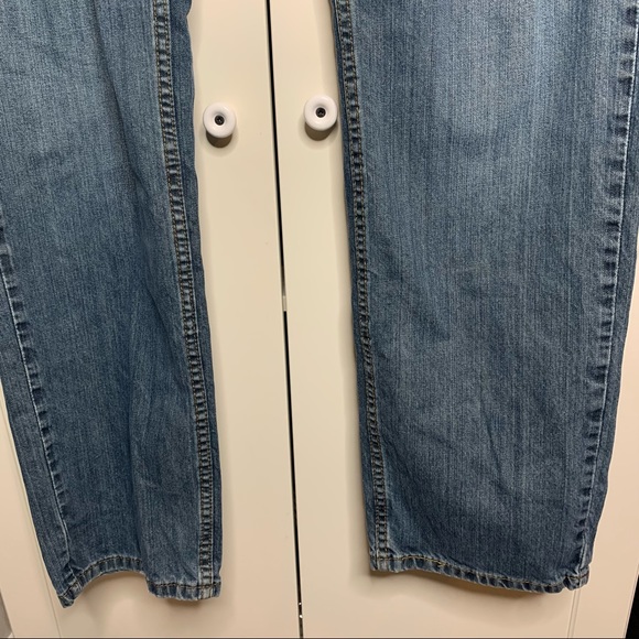 Men’s 559 Straight Leg Levi’s Jeans - Picture 4 of 13